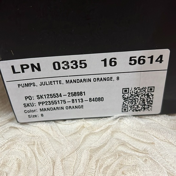 Juliette mandarin orange pumps size 8 by Justfab - Picture 4 of 5